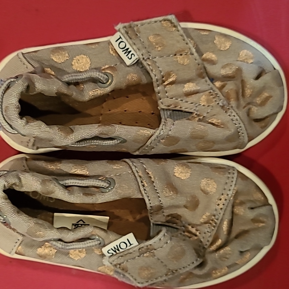 Girls Toms